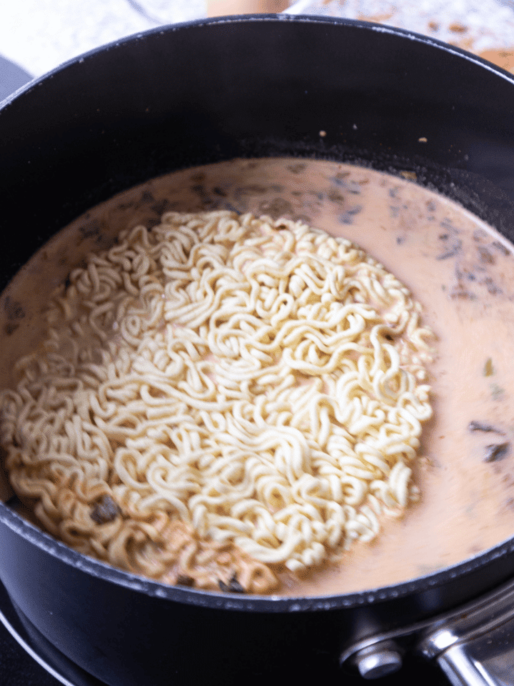 ADD NOODLES TO THE POT